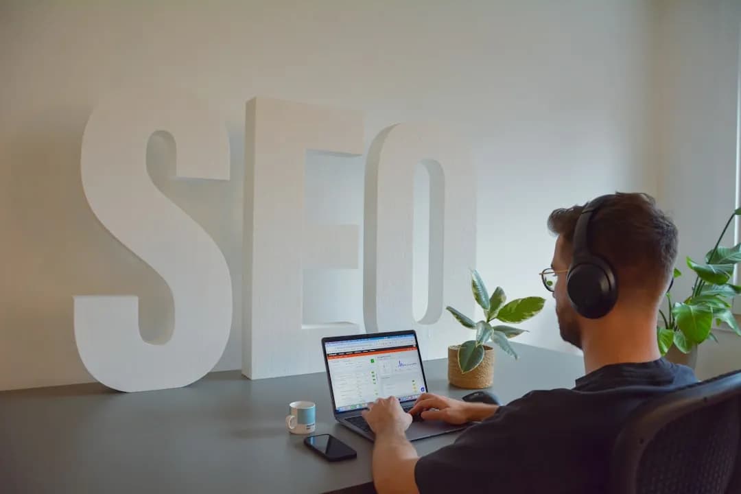 B2B Müşteri Edinmede 2026 Vizyonu: SEO, GEO ve LinkedIn AI Birleşimi